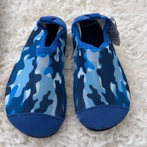 1/2off Crova Kids baby water shoe blue camo size C3 NIB